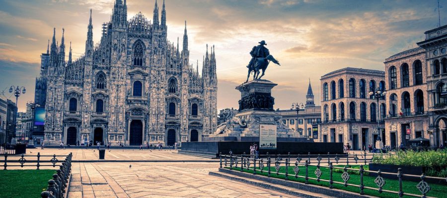 Building Church Statue Monument  - fietzfotos / Pixabay