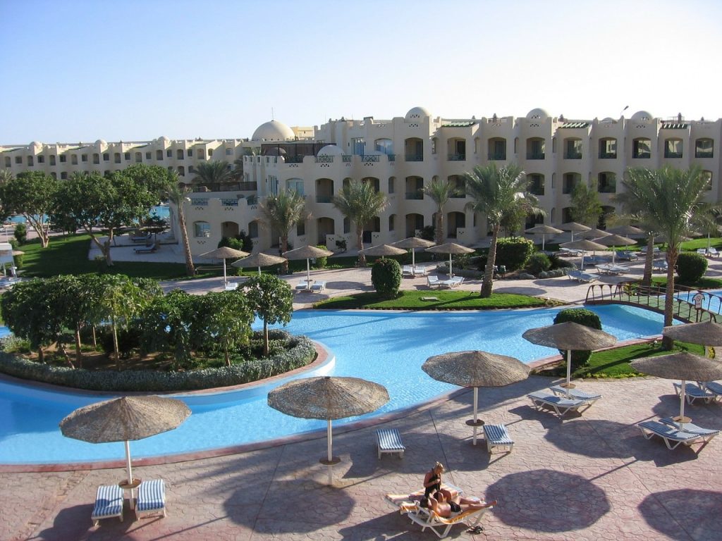 Hotel Hurghada Resort Egypt Luxury  - PublicDomainPictures / Pixabay