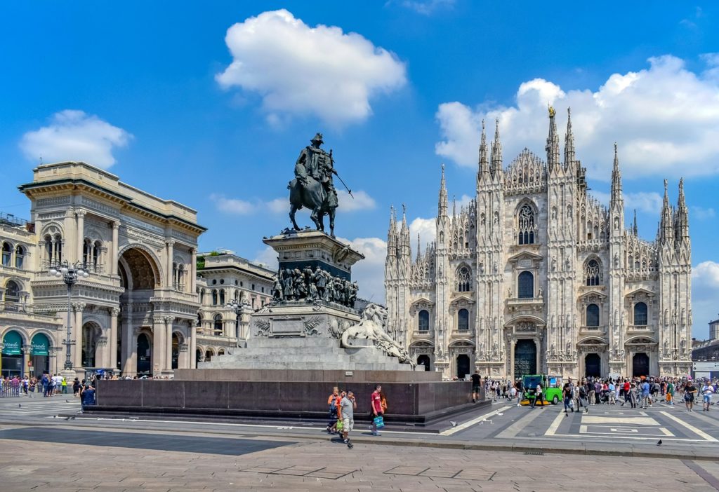 Italy Milano Duomo Square - dimitrisvetsikas1969 / Pixabay